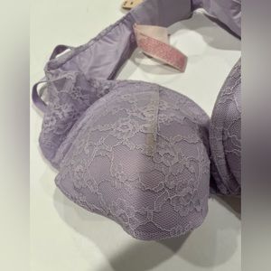 New! VICTORIAS Secret Sheer Purple Lace bra size 34B Discoloration On One Stripe